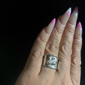 Elegant Silver Ring